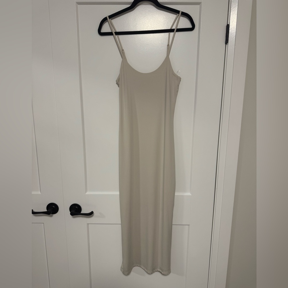 Elegant Beige Maxi Dress